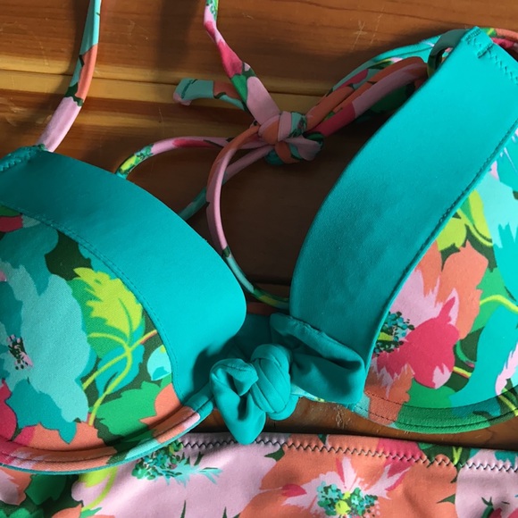 Adorable gently used Aerie bikini set. - Picture 3 of 6